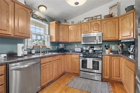 105 Richland Avenue Urbana IA 52345