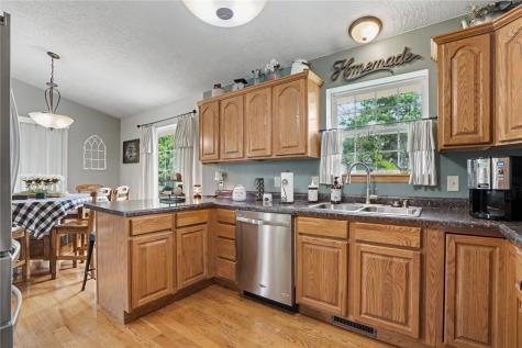 105 Richland Avenue Urbana IA 52345