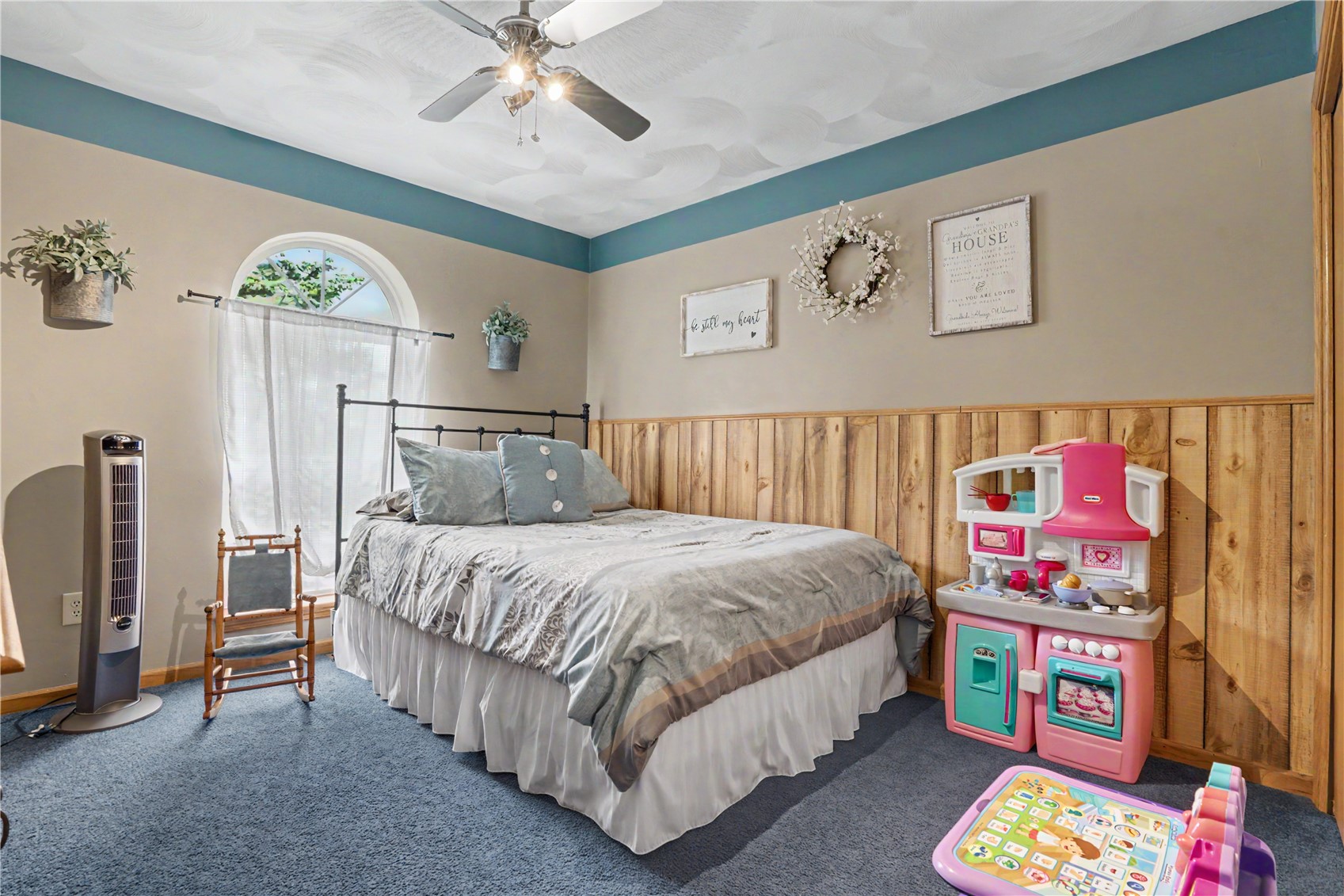 105 Richland Avenue Urbana IA 52345