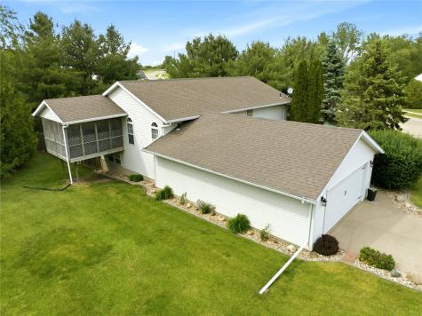 105 Richland Avenue Urbana IA 52345