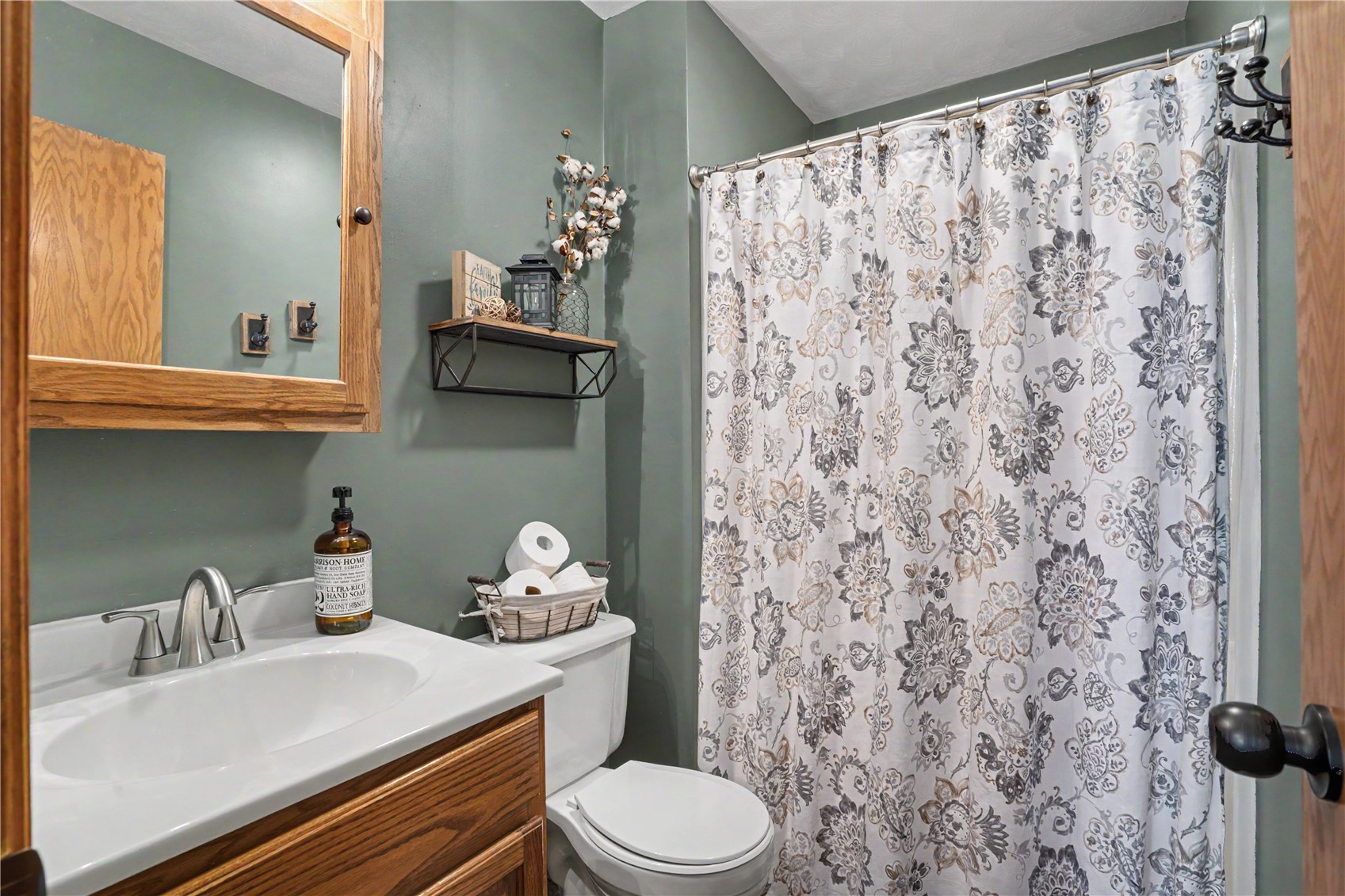 105 Richland Avenue Urbana IA 52345