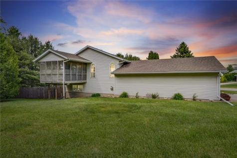 105 Richland Avenue Urbana IA 52345