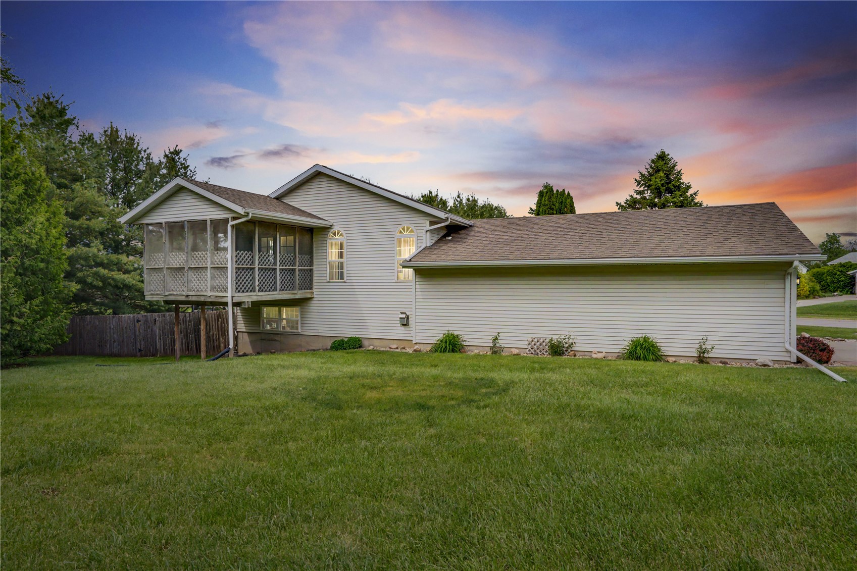 105 Richland Avenue Urbana IA 52345