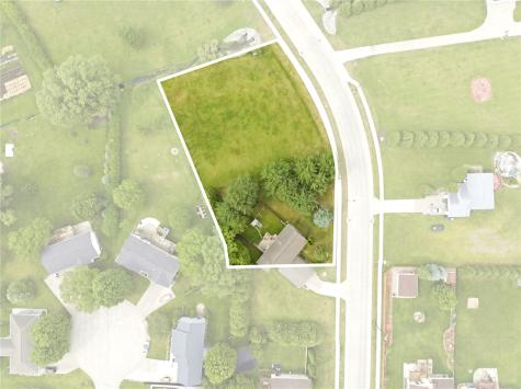 105 Richland Avenue Urbana IA 52345