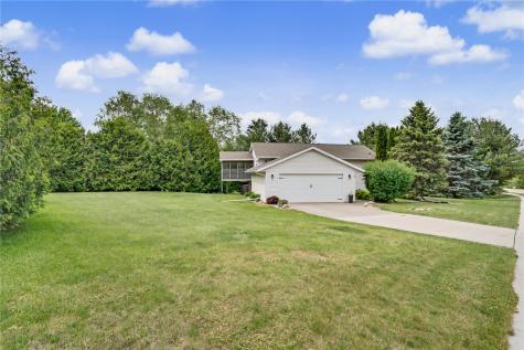 105 Richland Avenue Urbana IA 52345