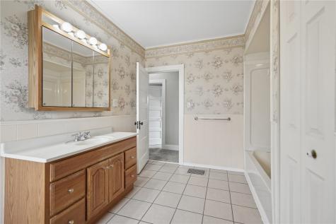 312 4th Avenue Clarence IA 52216