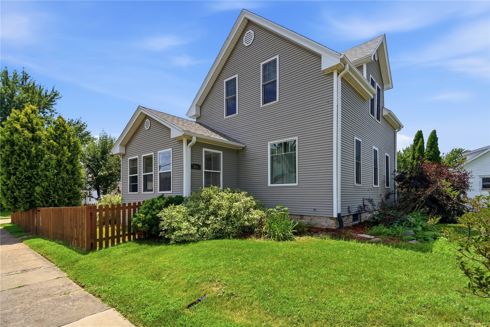 681 Central Avenue Marion IA 52302