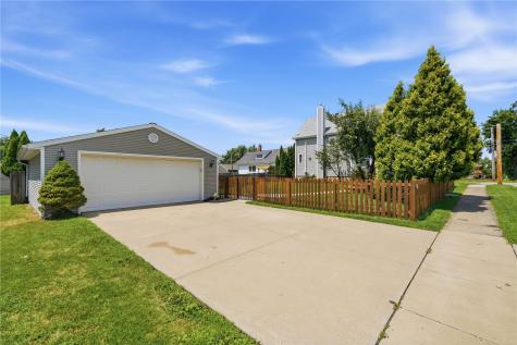 681 Central Avenue Marion IA 52302