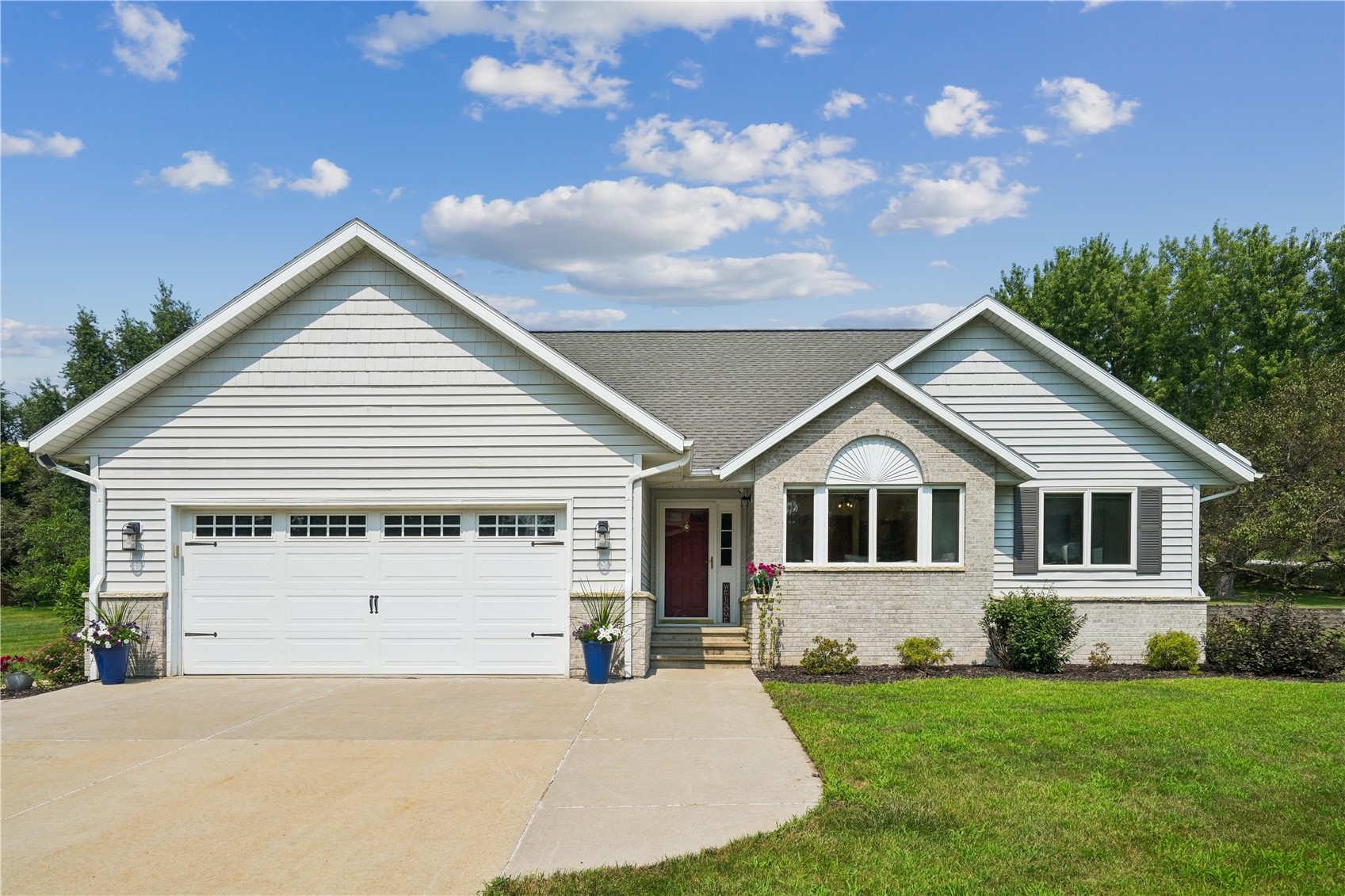 4131 Cedar Heights Trail Center Point IA 52213