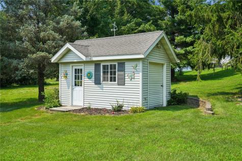 4131 Cedar Heights Trail Center Point IA 52213