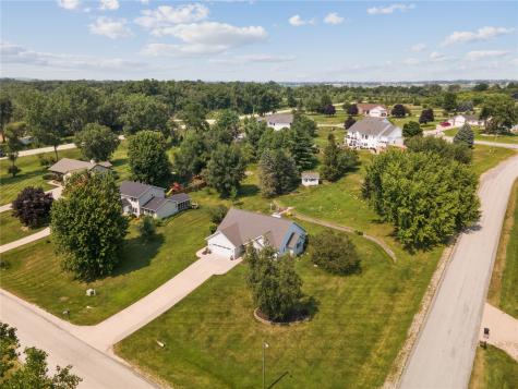 4131 Cedar Heights Trail Center Point IA 52213