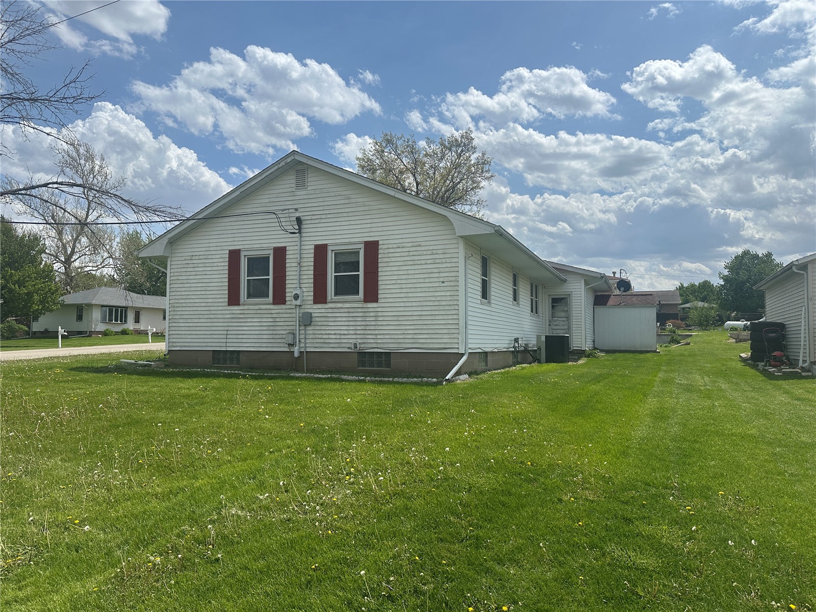 101 A Avenue Newhall IA 52315