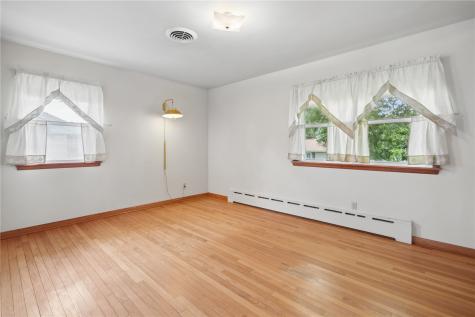 601 Hall Avenue Lowden IA 52255