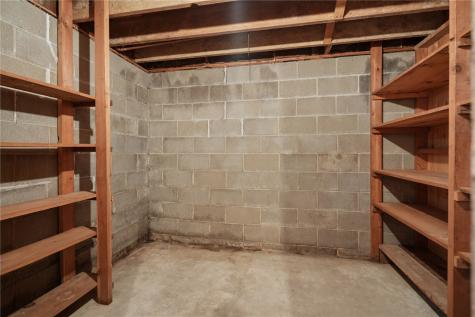 601 Hall Avenue Lowden IA 52255