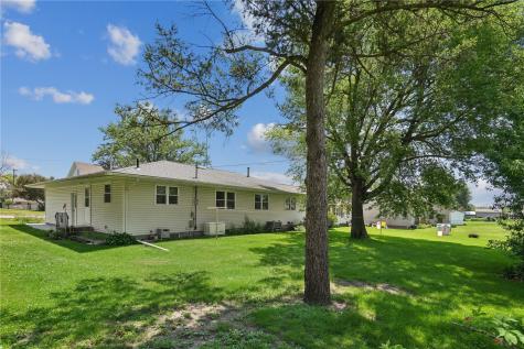 601 Hall Avenue Lowden IA 52255