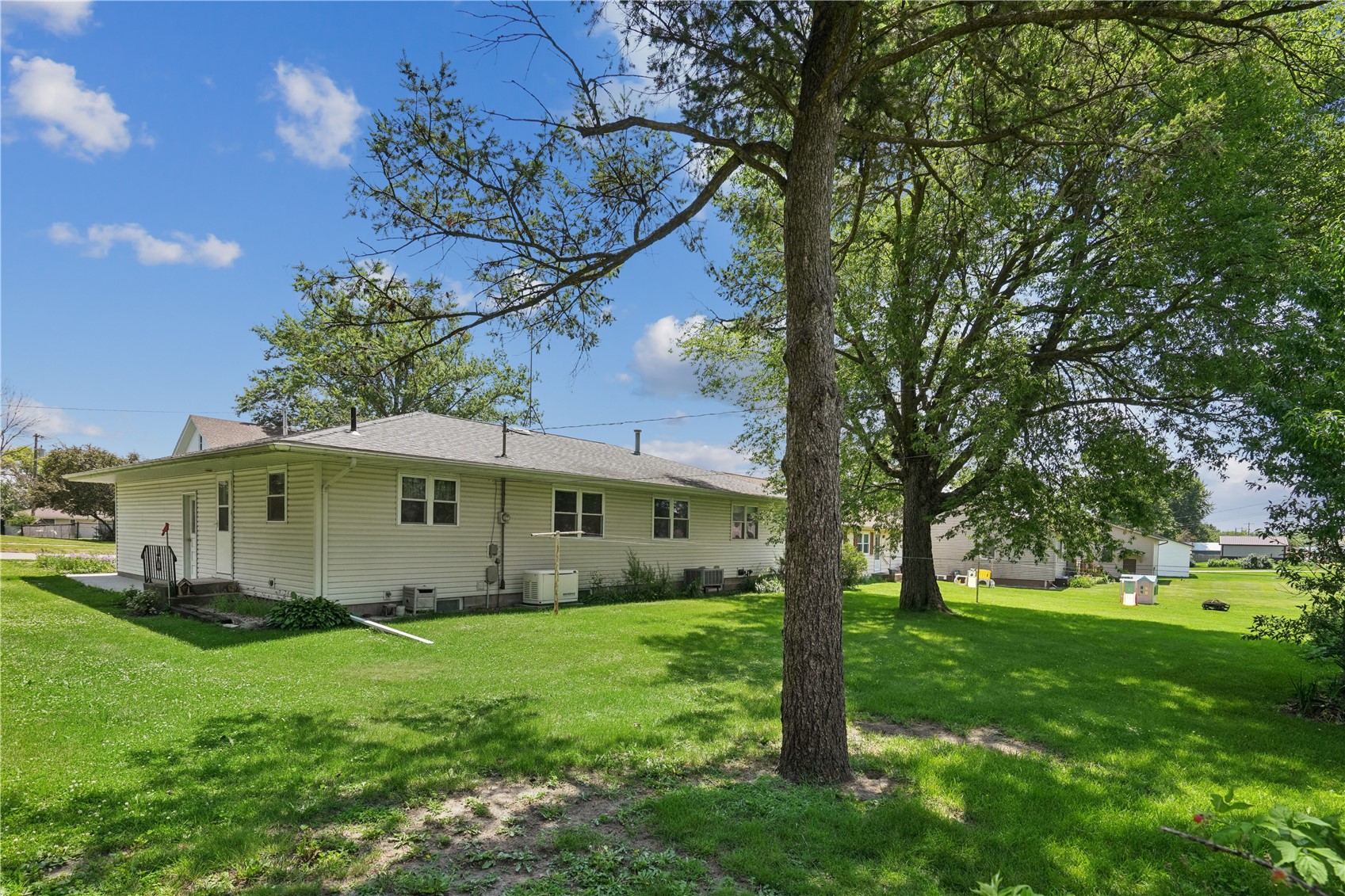 601 Hall Avenue Lowden IA 52255