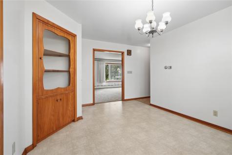 601 Hall Avenue Lowden IA 52255