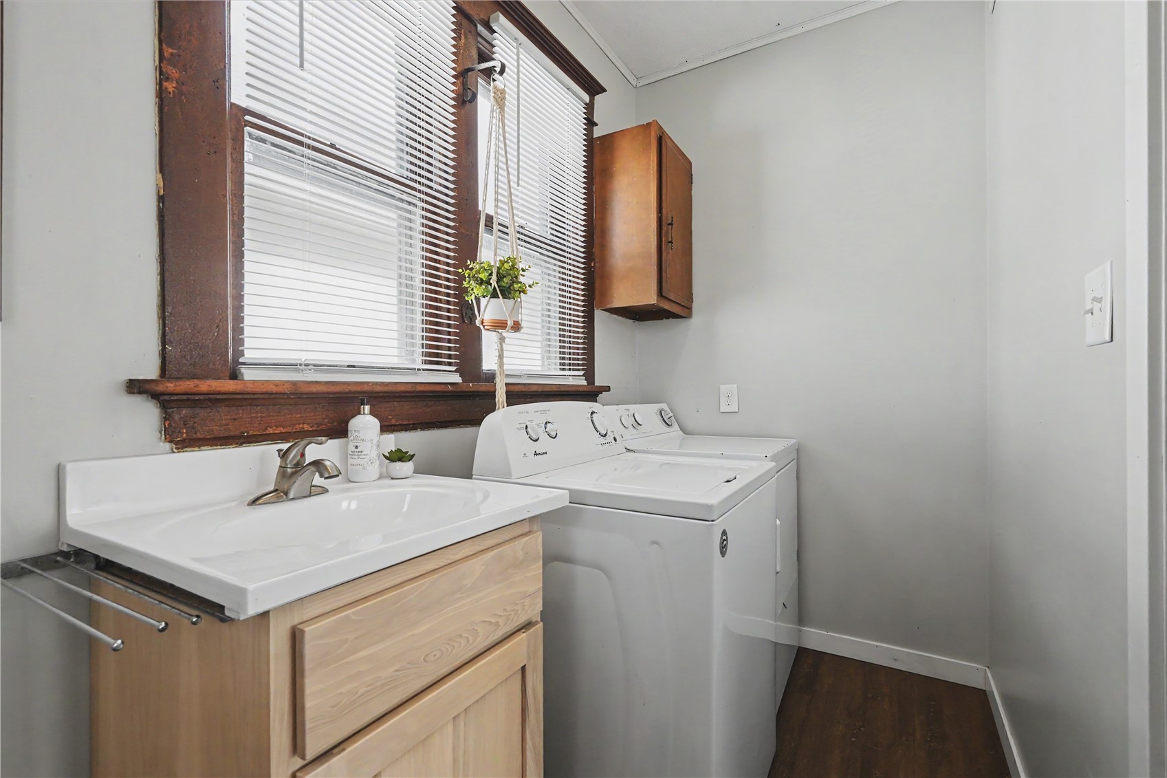 1312 Burch Avenue NW Cedar Rapids IA 52405