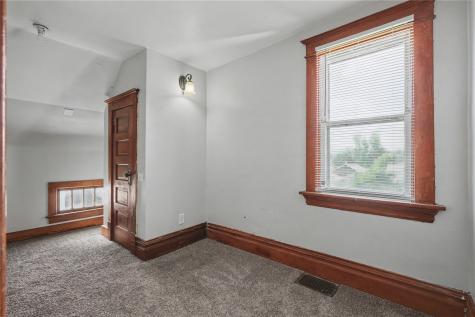 1312 Burch Avenue NW Cedar Rapids IA 52405