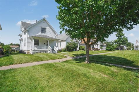 1312 Burch Avenue NW Cedar Rapids IA 52405