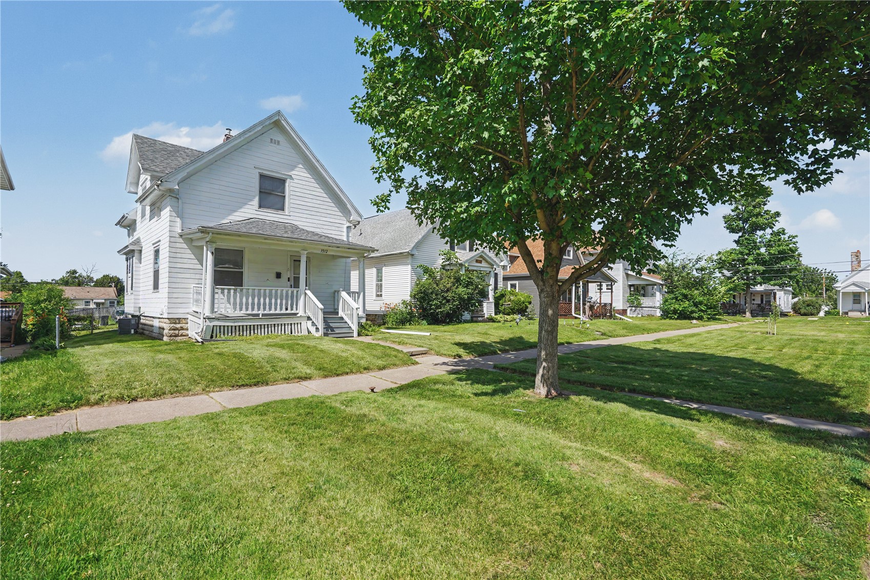 1312 Burch Avenue NW Cedar Rapids IA 52405