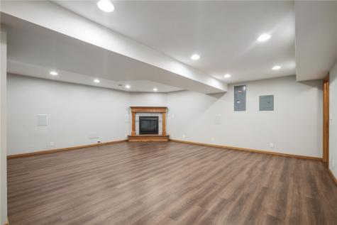 1007 Wolf Drive NW Cedar Rapids IA 52405
