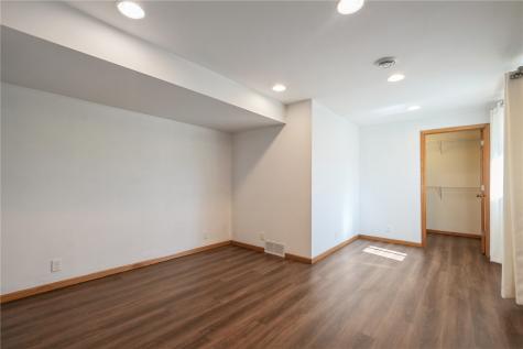 1007 Wolf Drive NW Cedar Rapids IA 52405