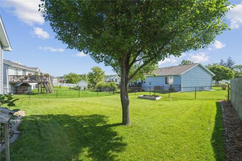 1007 Wolf Drive NW Cedar Rapids IA 52405