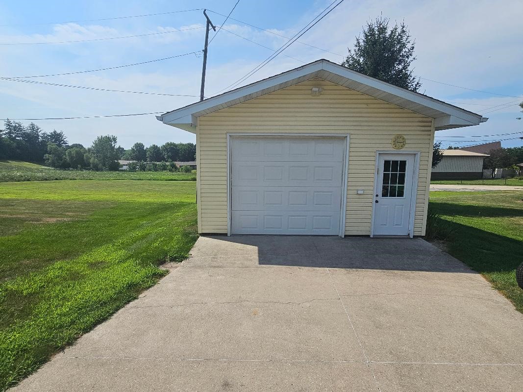 1531 Sunset Drive Belle Plaine IA 52208