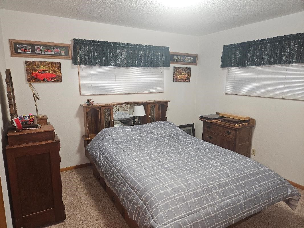 1531 Sunset Drive Belle Plaine IA 52208