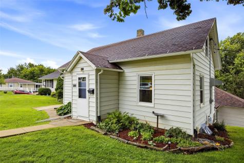 305 Pine Street Anamosa IA 52205