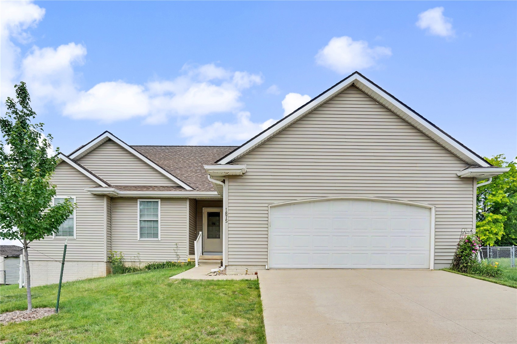 1875 Highland Road Ely IA 52227