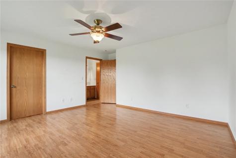 1875 Highland Road Ely IA 52227