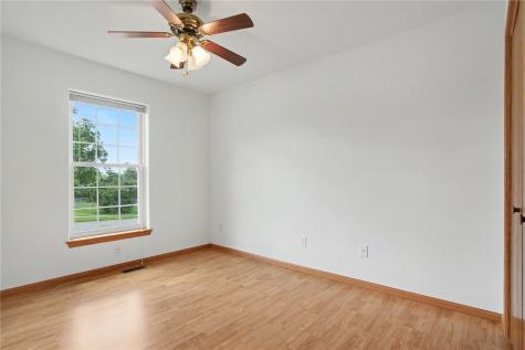 1875 Highland Road Ely IA 52227