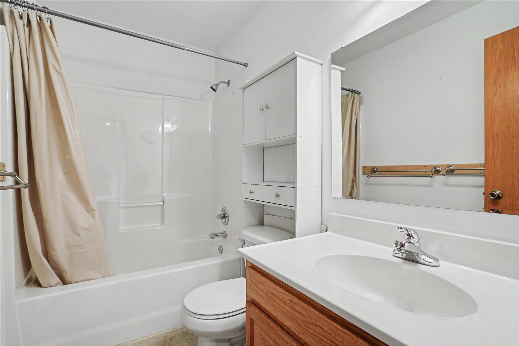 1875 Highland Road Ely IA 52227