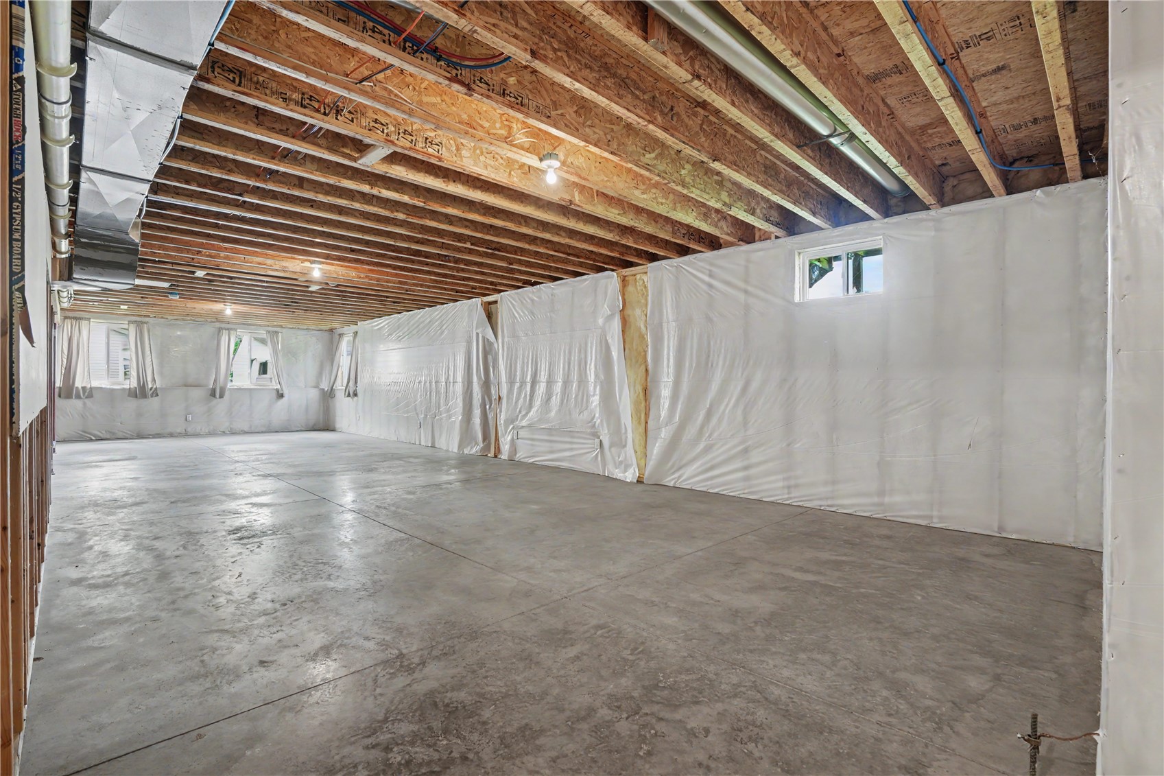 1875 Highland Road Ely IA 52227