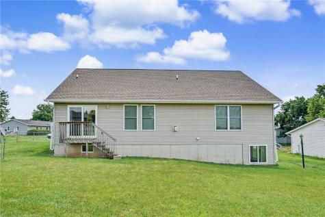 1875 Highland Road Ely IA 52227
