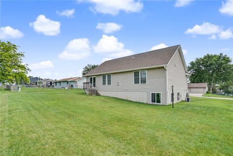 1875 Highland Road Ely IA 52227