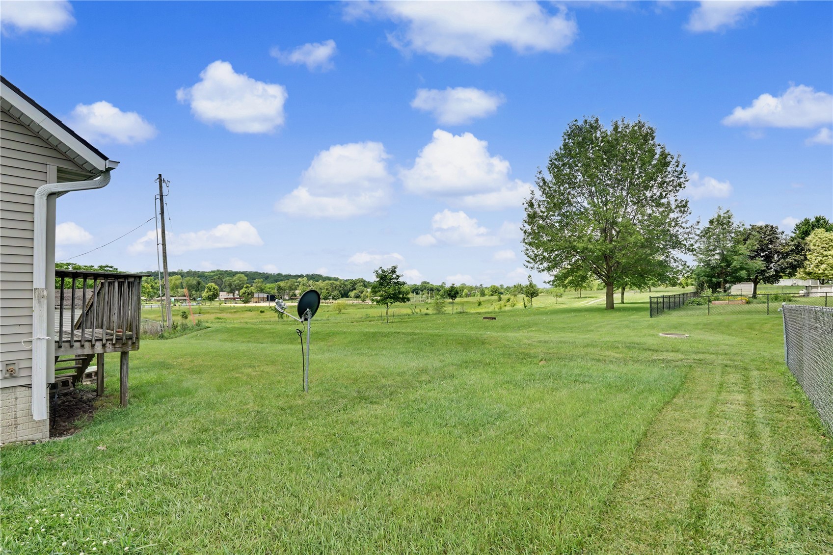 1875 Highland Road Ely IA 52227