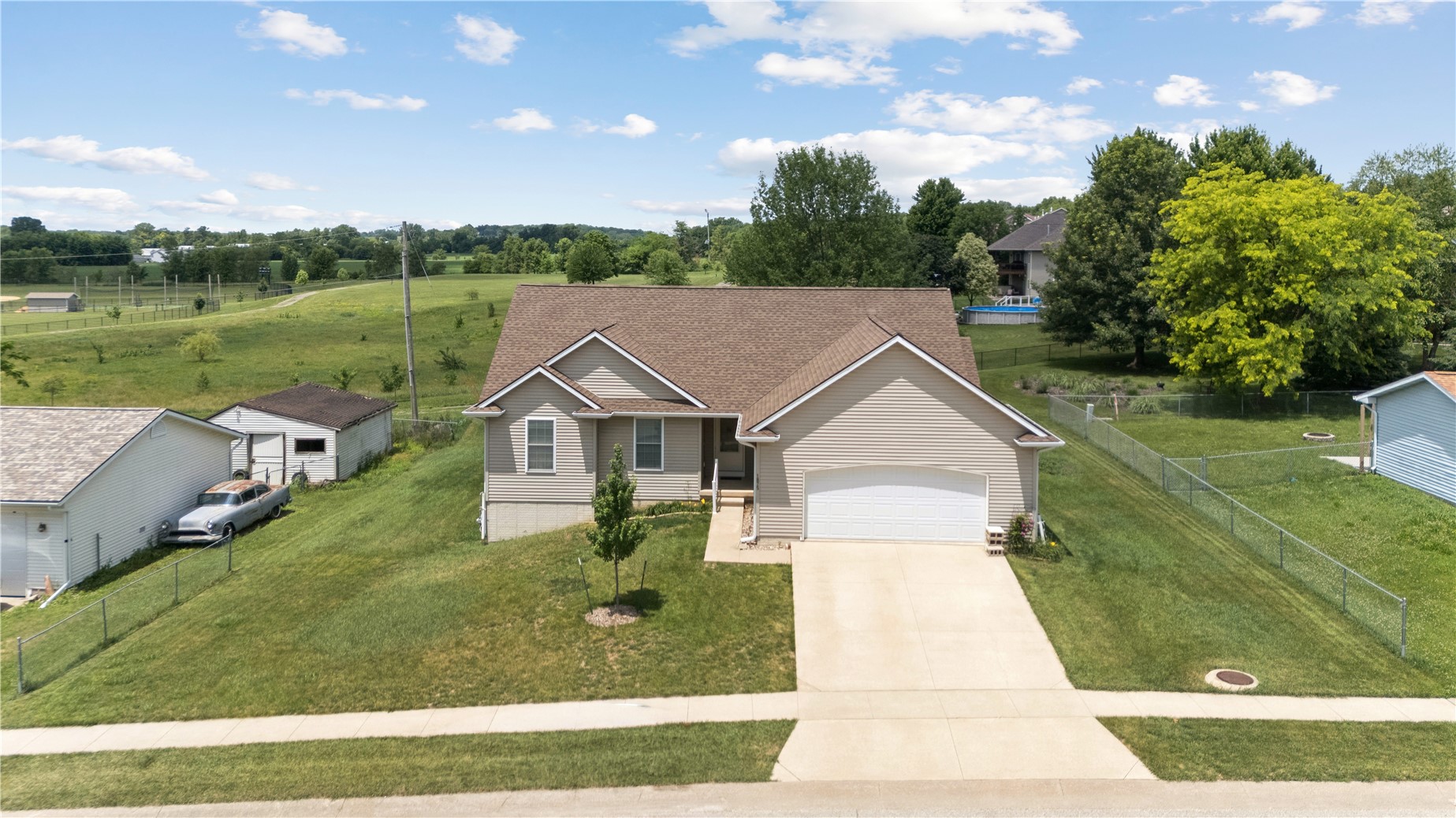 1875 Highland Road Ely IA 52227
