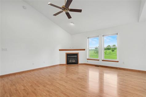 1875 Highland Road Ely IA 52227