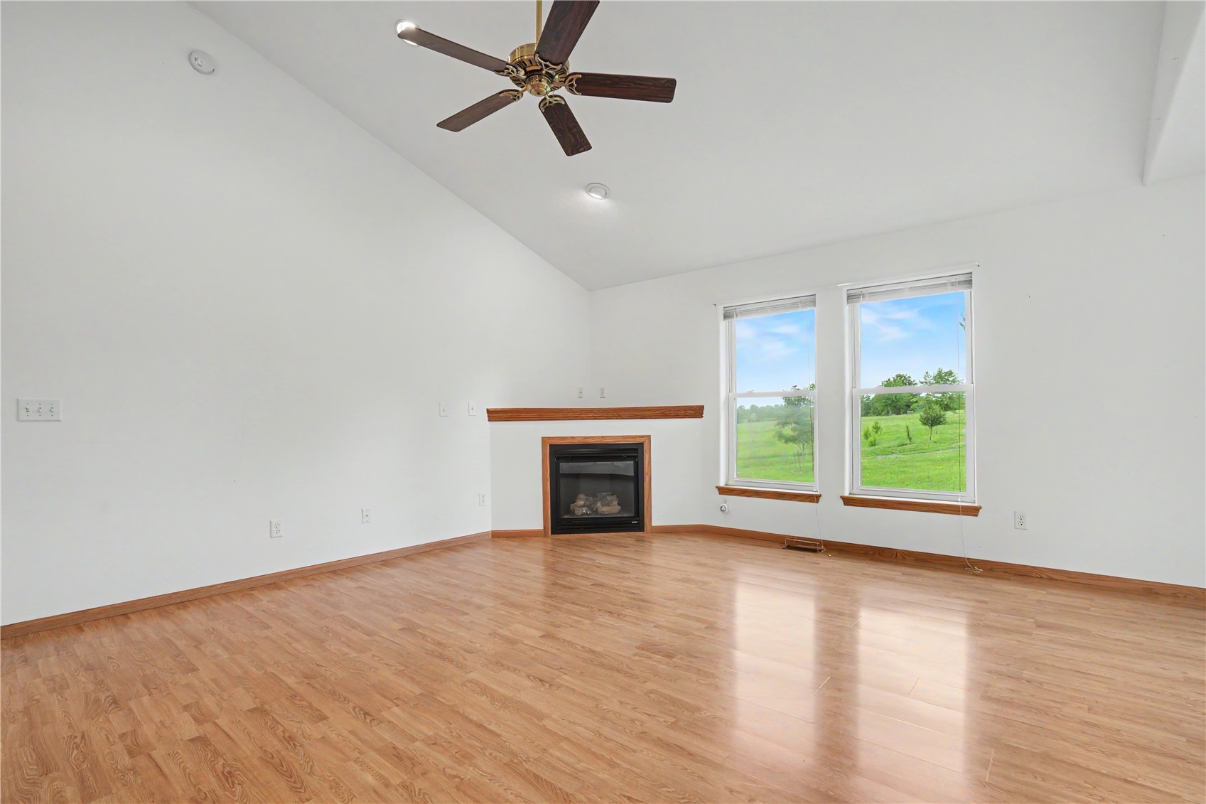 1875 Highland Road Ely IA 52227