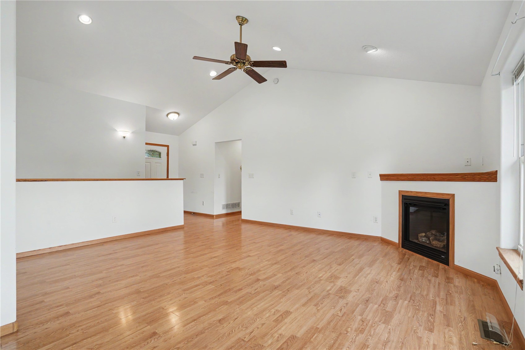 1875 Highland Road Ely IA 52227
