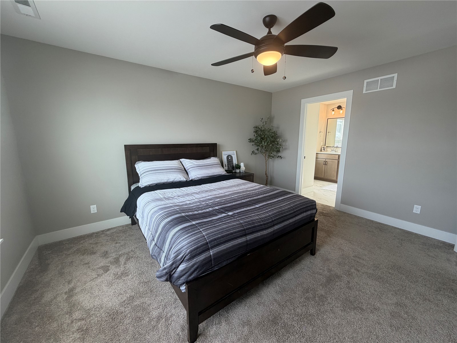 509 Gray Slate Road SW Cedar Rapids IA 52404