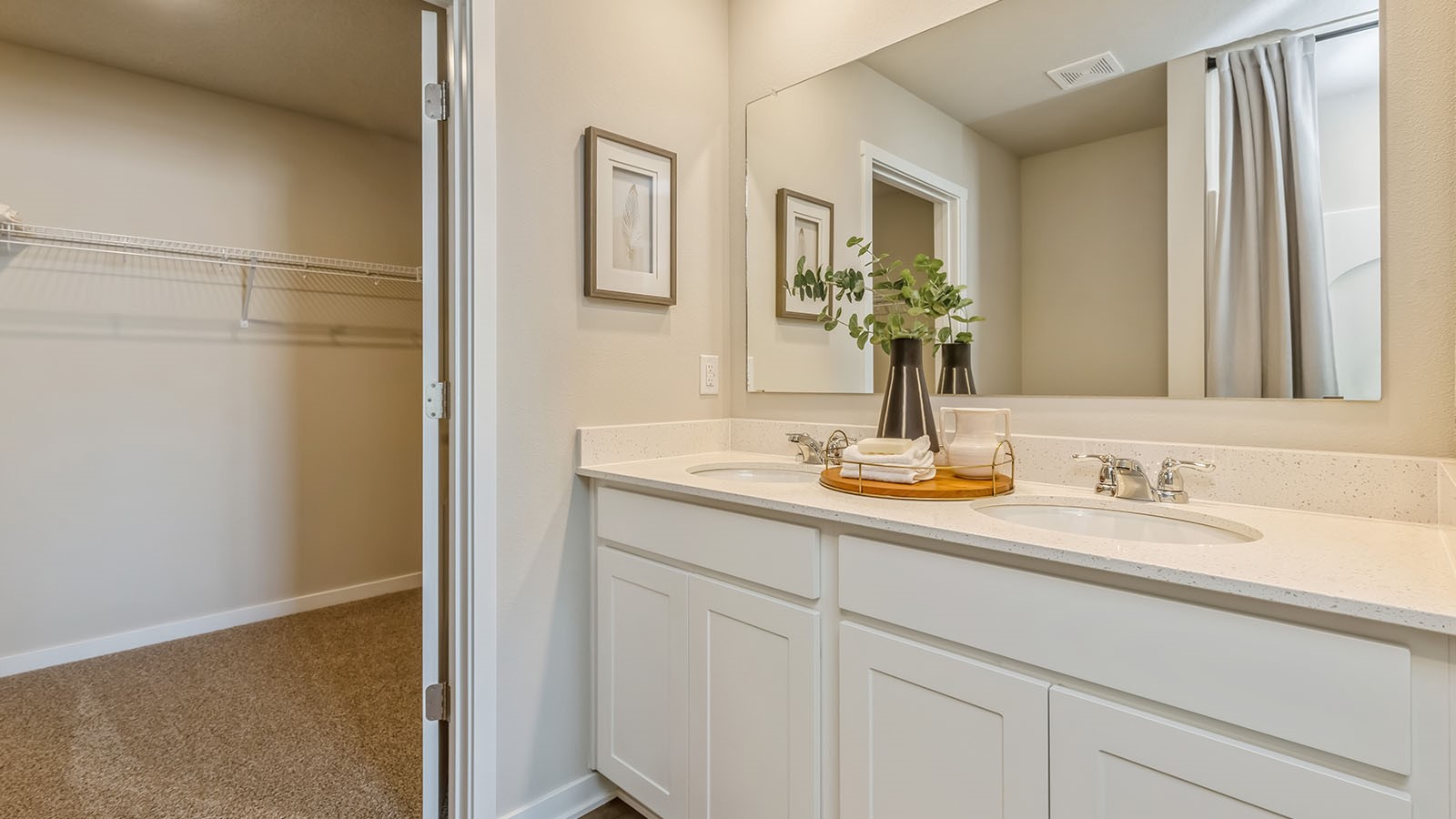 2774 Cecelia Drive Hiawatha IA 52233