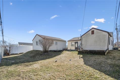 2418 Reynolds Avenue SW Cedar Rapids IA 52404