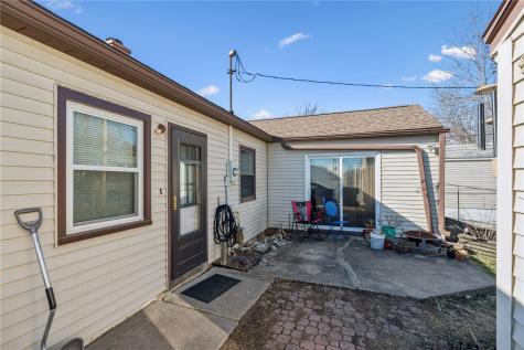 2418 Reynolds Avenue SW Cedar Rapids IA 52404