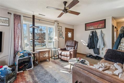 2418 Reynolds Avenue SW Cedar Rapids IA 52404