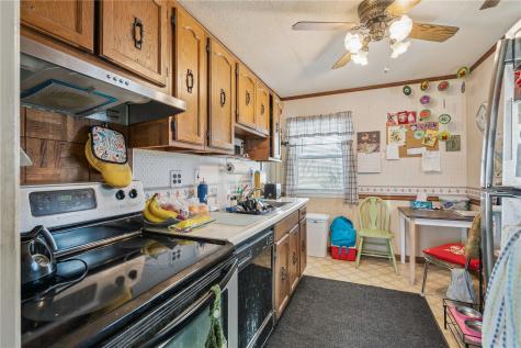 2418 Reynolds Avenue SW Cedar Rapids IA 52404