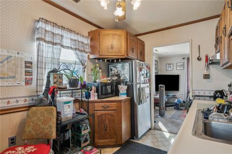 2418 Reynolds Avenue SW Cedar Rapids IA 52404